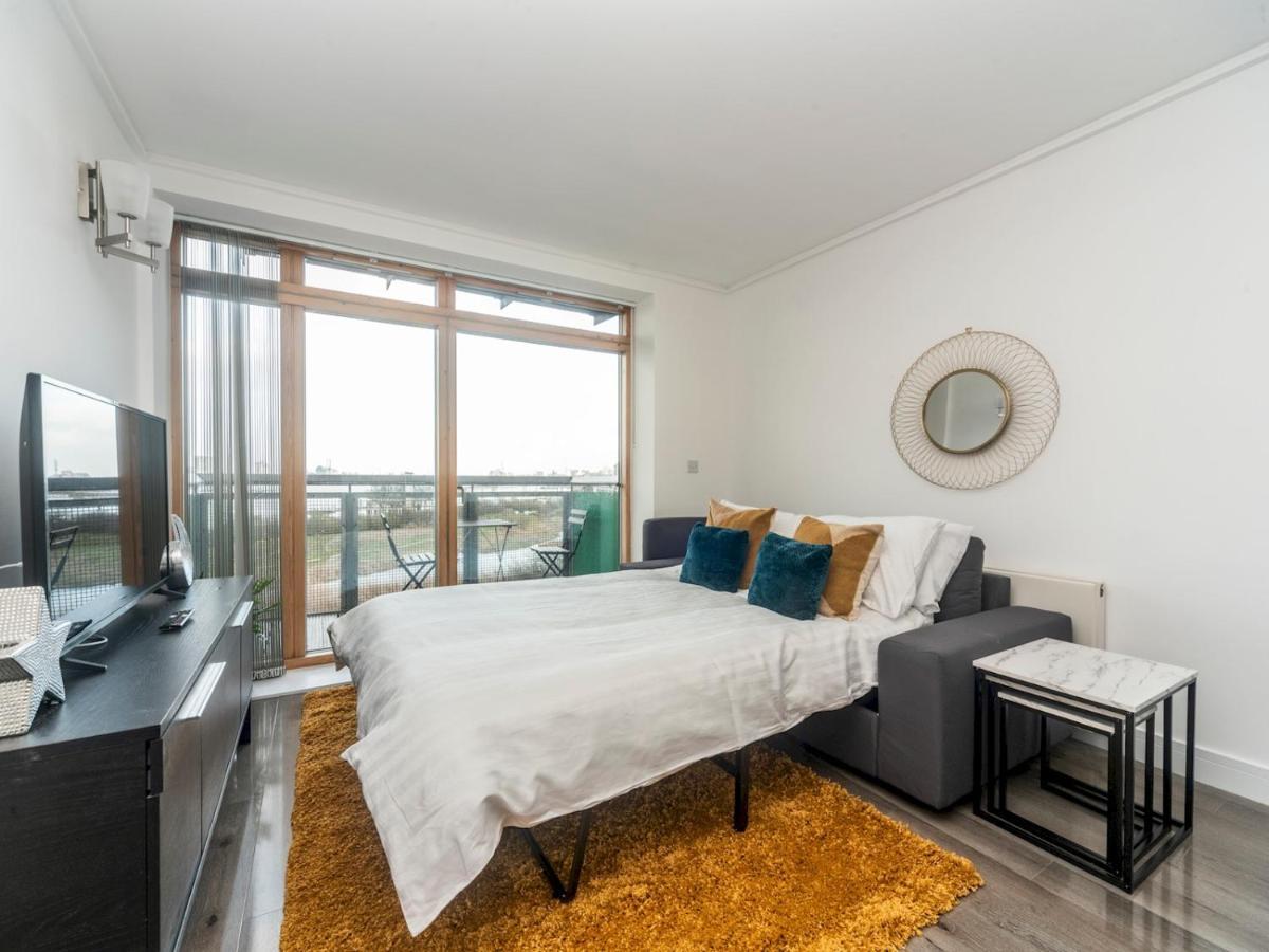 Pass The Keys Riverside Amazing Flat In London Close To The O2 المظهر الخارجي الصورة
