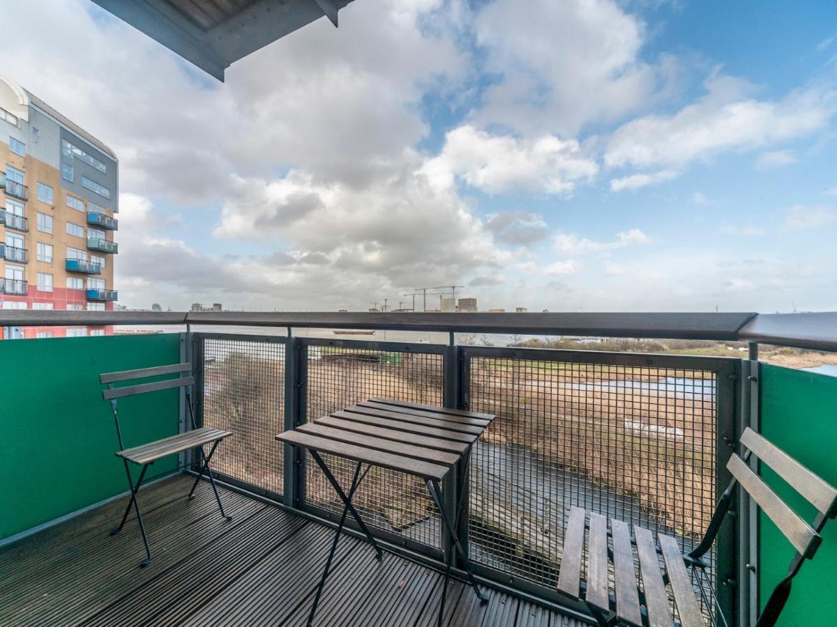Pass The Keys Riverside Amazing Flat In London Close To The O2 المظهر الخارجي الصورة
